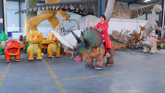 Come cavalcare il tuo drago dinosauro artificiale in gomma siliconica elettrica per centri commerciali