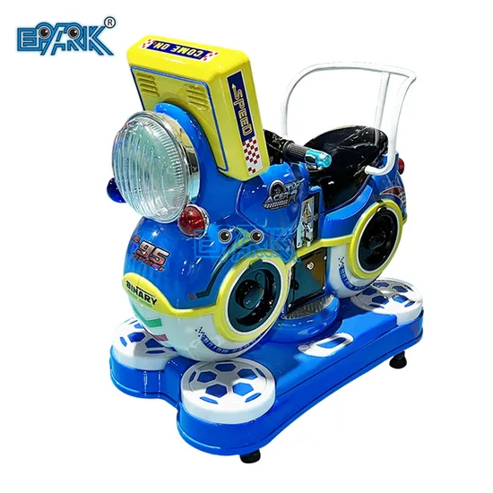 Giostra per bambini con motocicletta felice a gettoni, parco divertimenti, altalena per bambini, musica, stile rotante e sollevamento
